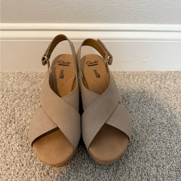 Clark’s Sand Wedge - Picture 2 of 12